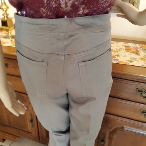 Chico's Perfect Stretch Girlfriend Slim Leg Ankle Jeans-Olive Gray - Picture 7 of 11